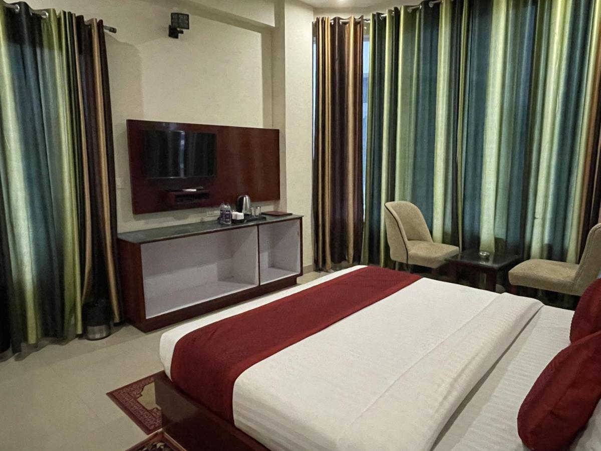 Sumedha G Village Resort And Spa Raiwala Exterior foto